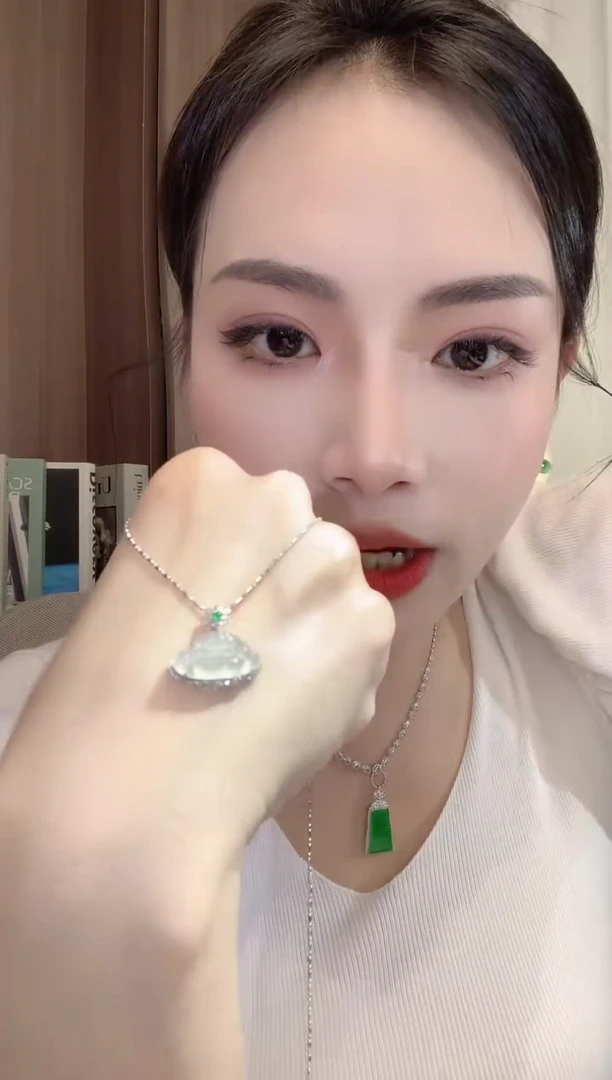 翡翠18K金镶嵌吊坠(不含链)A2