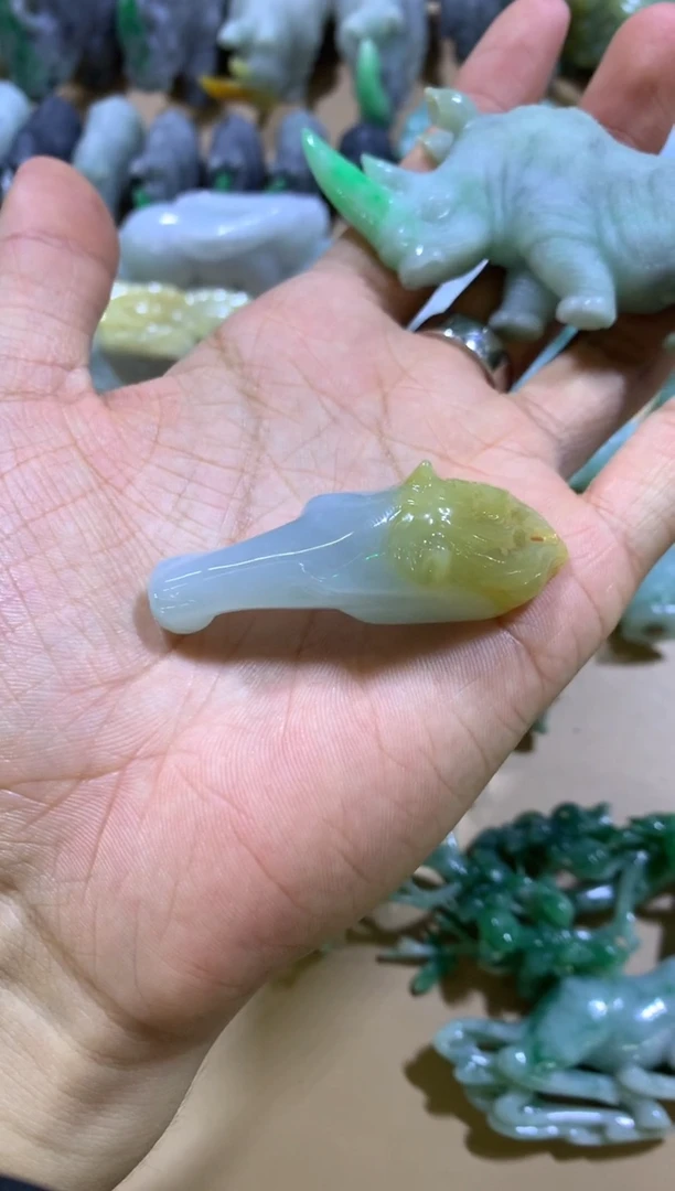 未镶嵌挂件翡翠你****干翡翠摆件