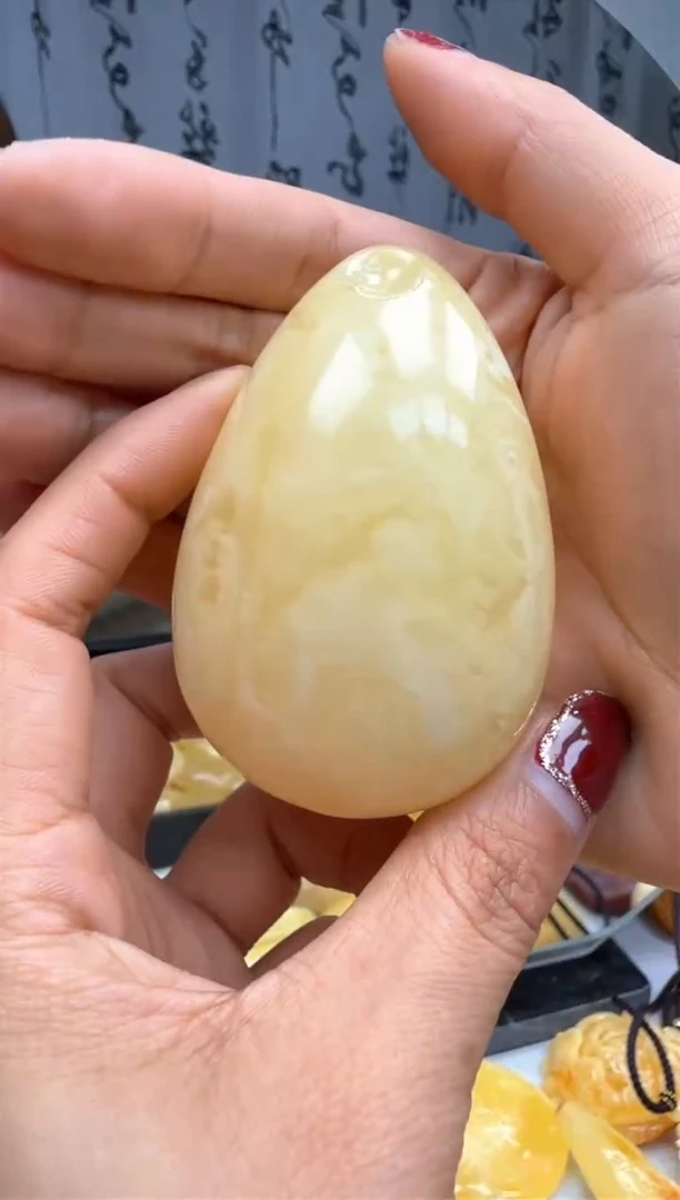 【闪购商品】琥珀裸石未镶嵌挂坠