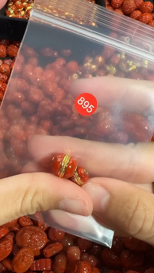 颈饰未镶嵌南红玛瑙1