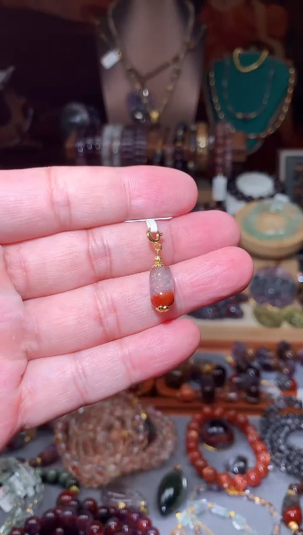 水晶珠宝半成品未镶嵌红极光貔貅提溜