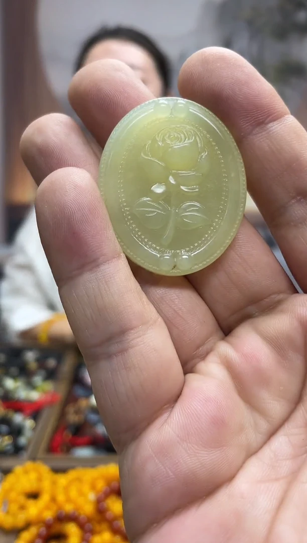 未镶嵌岫玉吊坠·