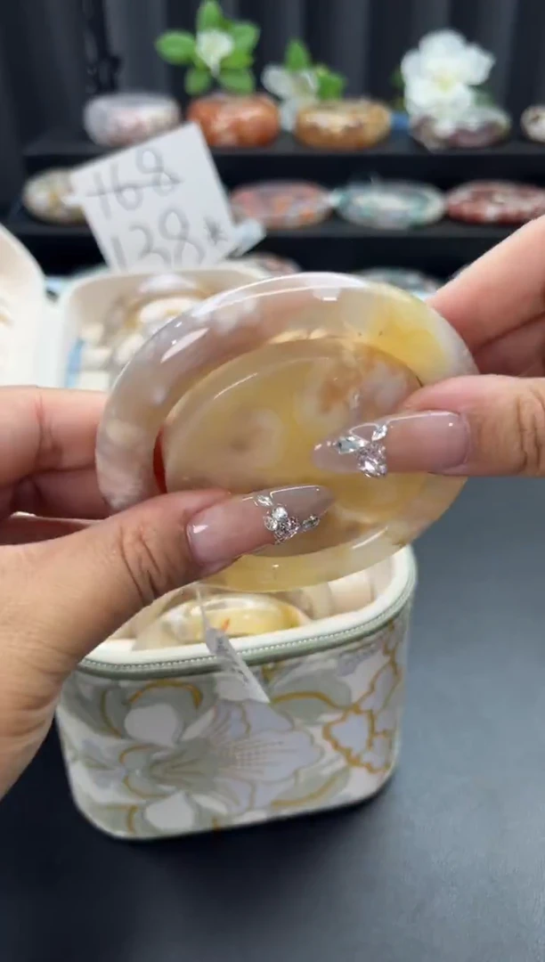 未镶嵌手镯石英质玉（59-60圈口）赠送镯心