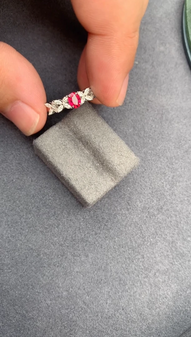 【闪购商品】红宝石戒指18K金镶嵌42分鸽血红戒指