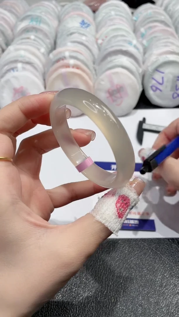 【闪购商品】玛瑙/玉髓手镯未镶嵌-106