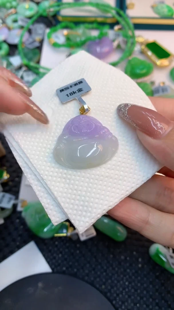 颈饰18K金镶嵌翡翠1