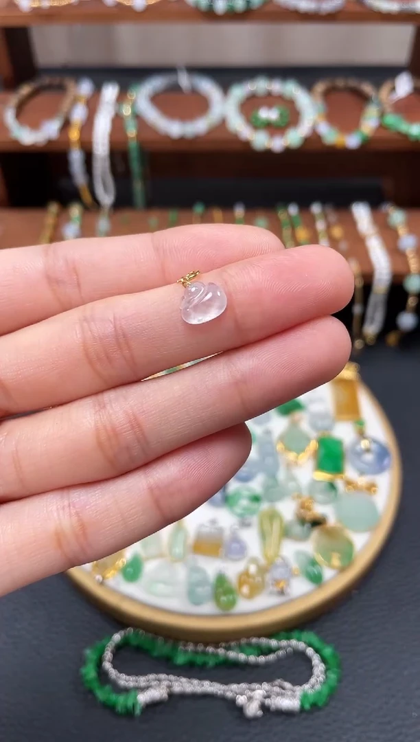 【闪购商品】翡翠吊坠(不含链)18K金镶嵌一个  JK131