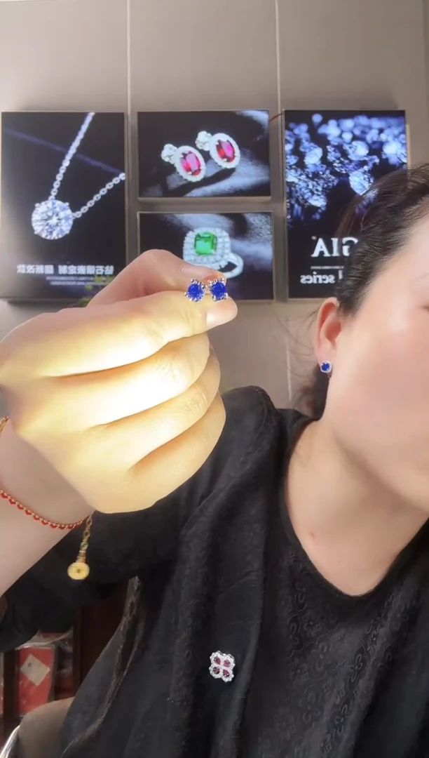 主播定制链接 蓝色耳钉一对