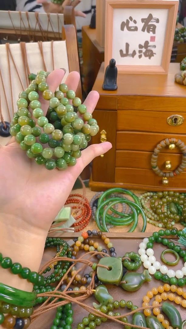 未镶嵌手串和田玉黑羊洞拍一发一多样性发货