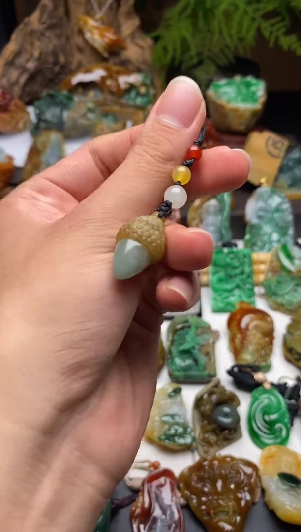 颈饰未镶嵌翡翠橡树果手机挂钥匙链