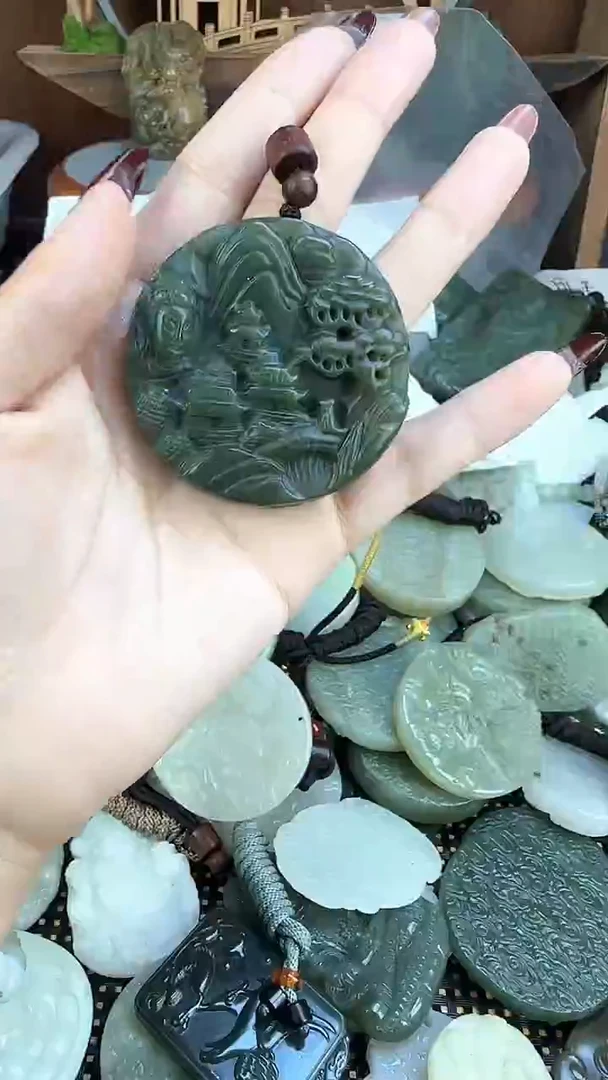 颈饰未镶嵌和田玉1