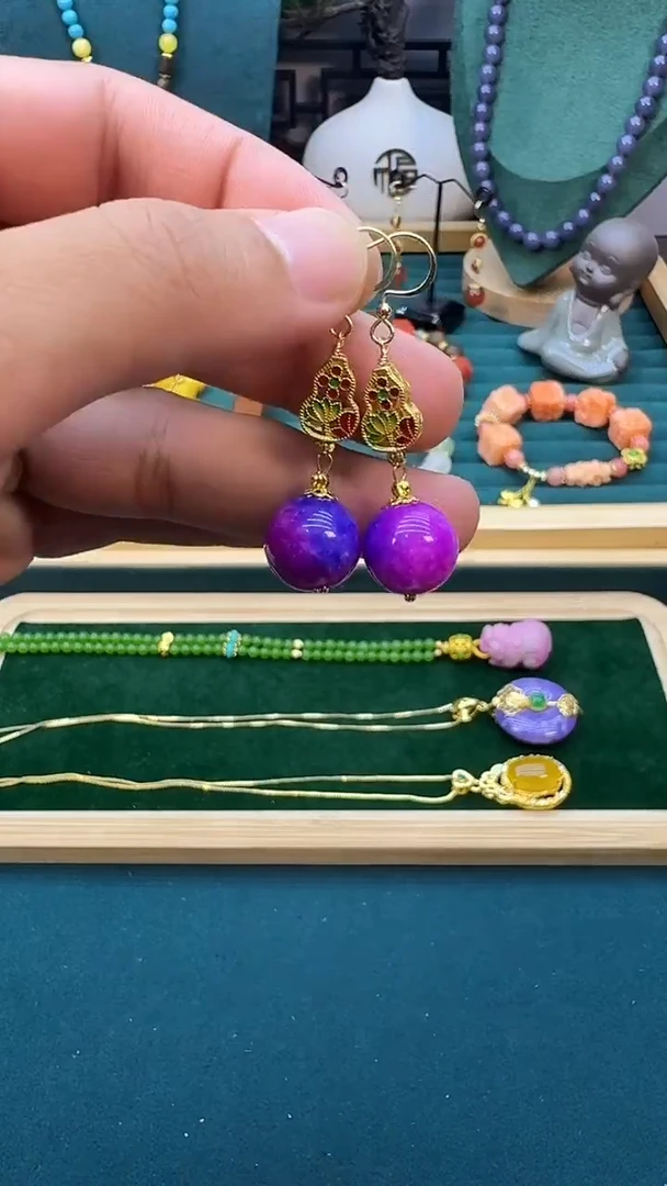 苏纪石（舒俱来）14K金镶嵌耳钉E40