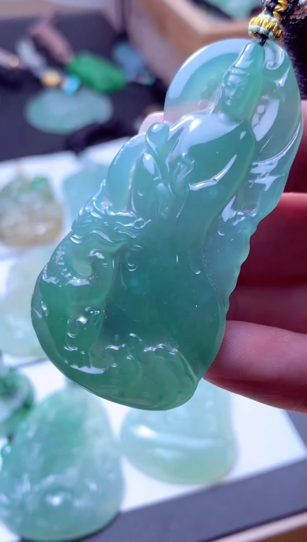 颈饰未镶嵌翡翠天然A货翡翠