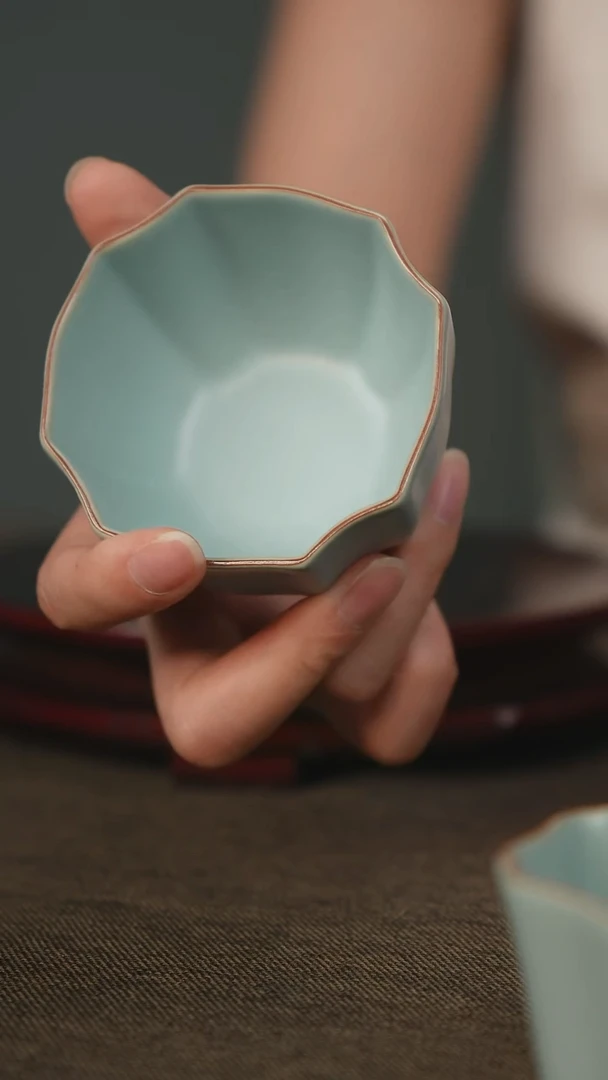 精品四瓣葵口杯汝瓷主人杯