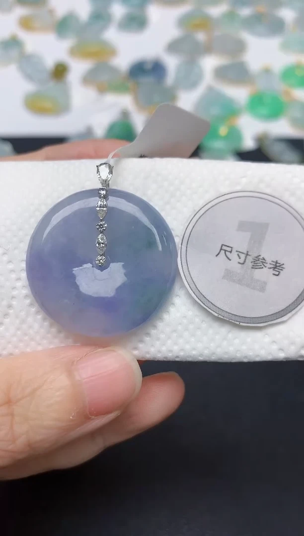 翡翠18K金镶嵌颈饰天然缅甸A货翡翠