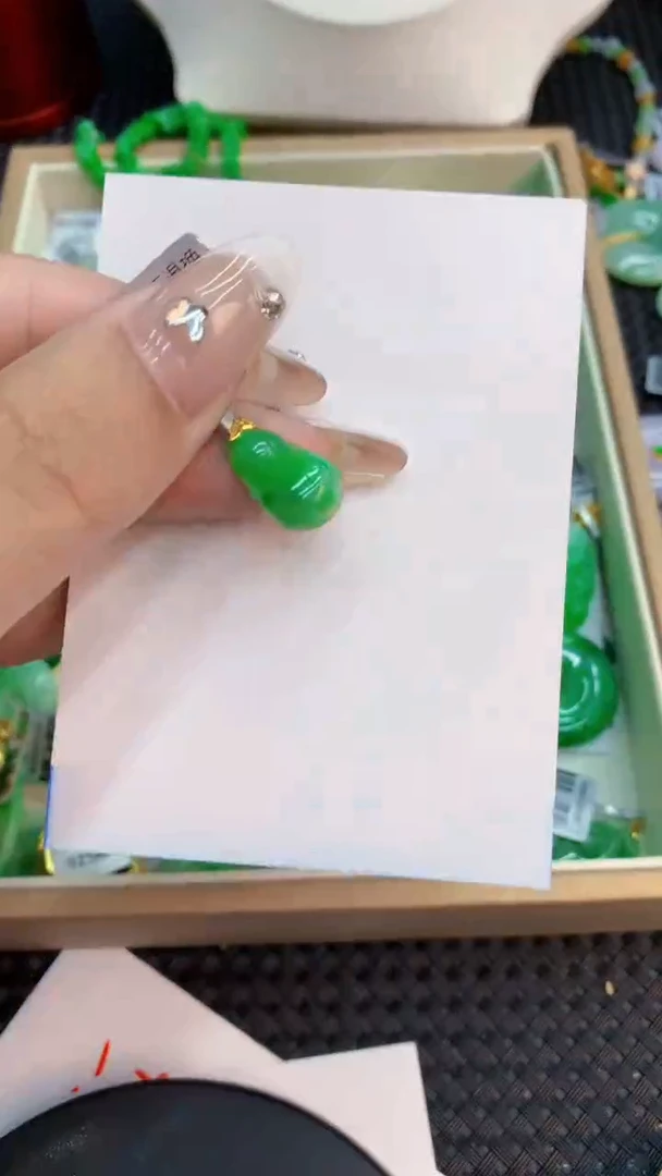 翡翠18K金镶嵌吊坠(不含链)1