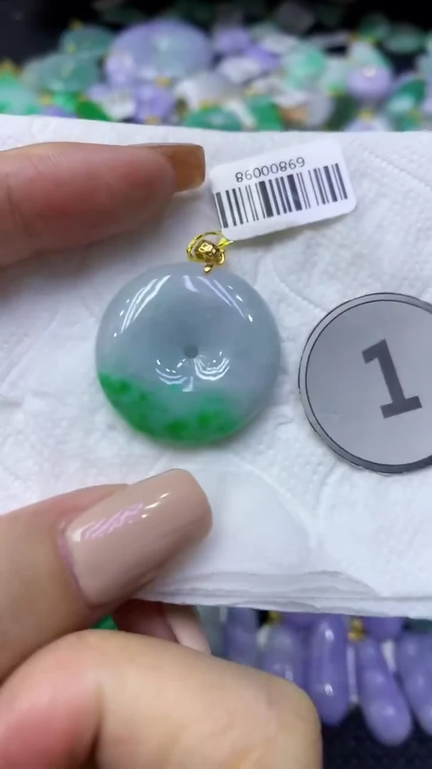 颈饰未镶嵌翡翠天然缅甸翡翠A货