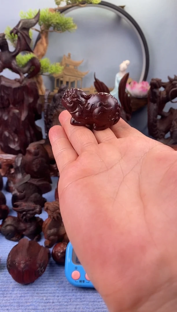 檀香紫檀（小叶紫檀）沧**粟貔貅