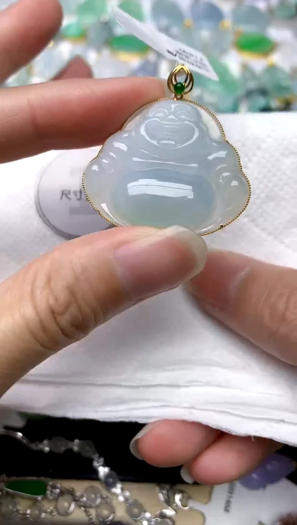 颈饰18K金镶嵌翡翠天然A货翡翠