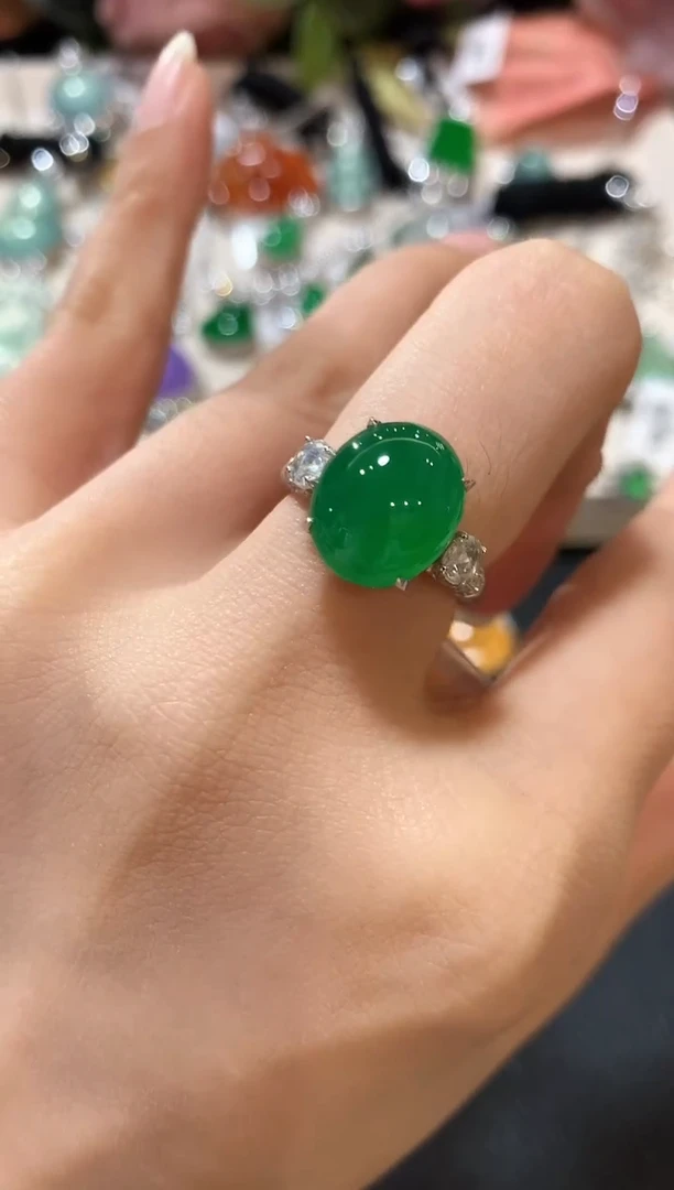 18K金镶嵌戒指翡翠长****莲m53