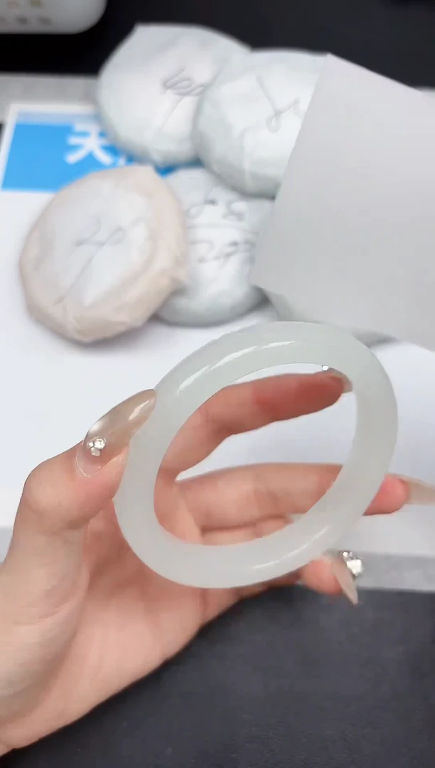 未镶嵌手镯石英质玉286-62.6