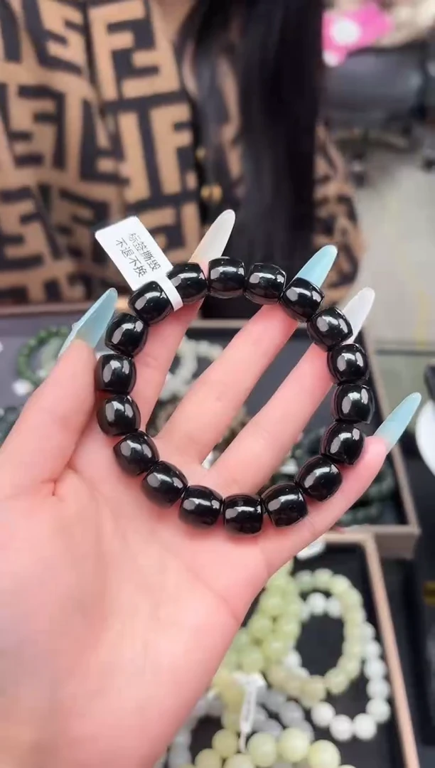 未镶嵌手串和田玉董小姐推荐 多样性发货 拍一发一hq