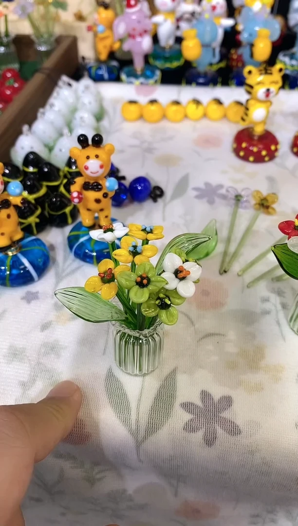 琉璃手工艺品缰*绳一瓶花