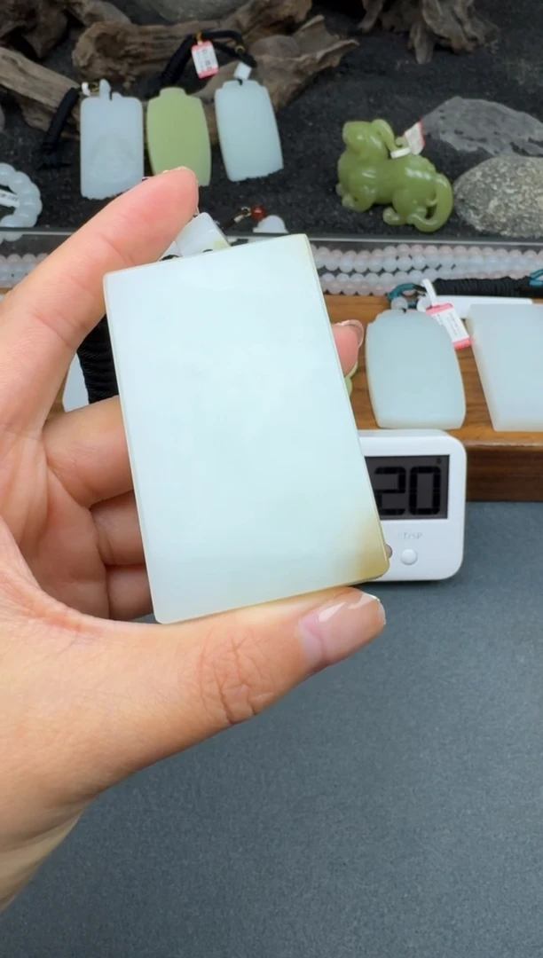 颈饰未镶嵌和田玉3