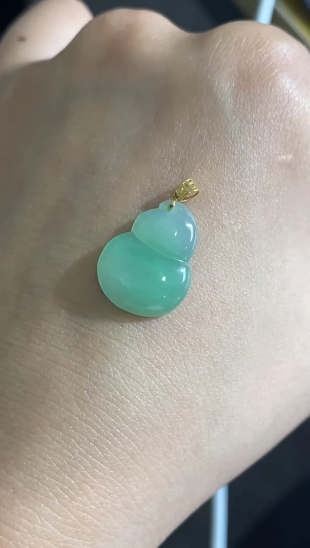 颈饰18K金镶嵌翡翠天然缅甸翡翠A货