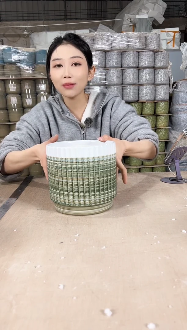 【闪购商品】陶瓷条纹白口刷色中号18x17