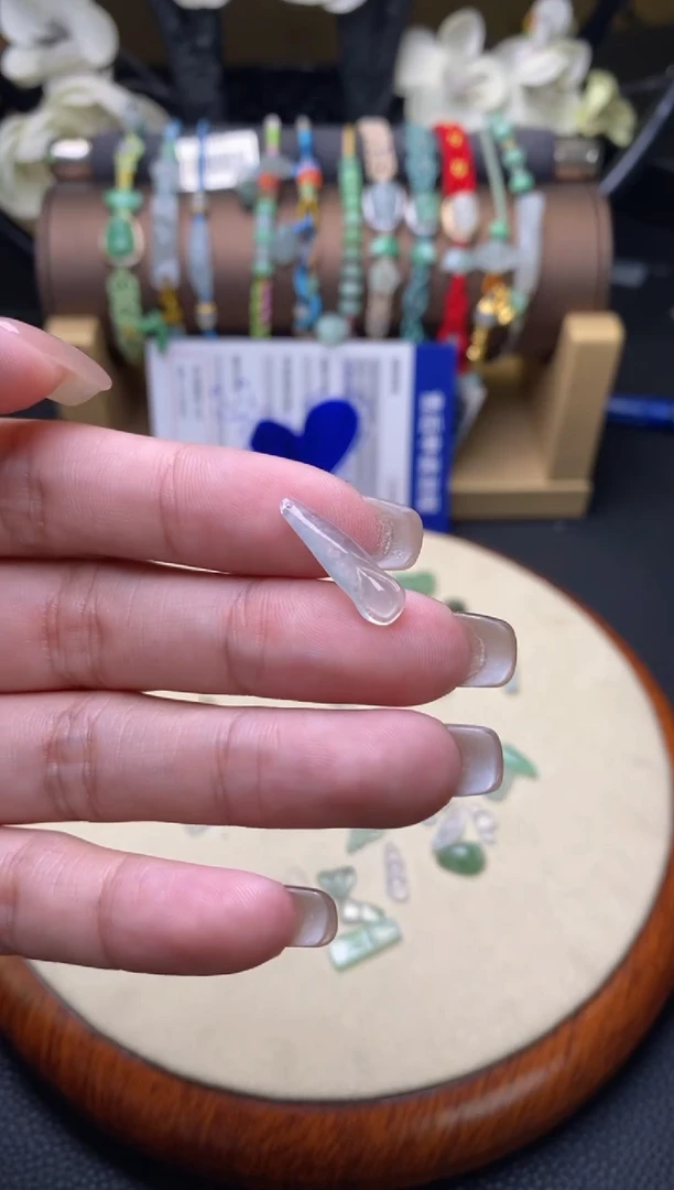 颈饰未镶嵌翡翠净货15581