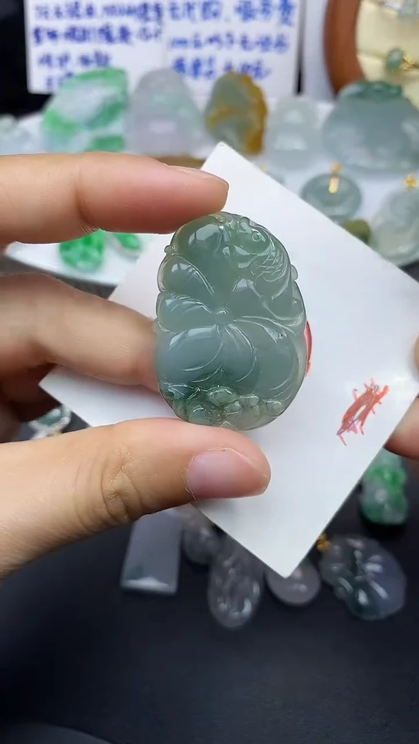 颈饰未镶嵌翡翠吊坠