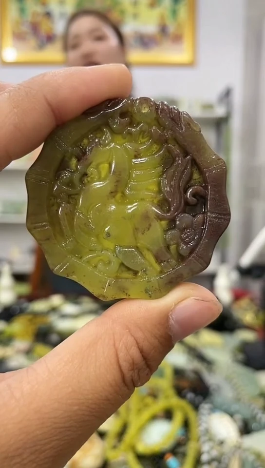 蛇纹石玉合金挂件