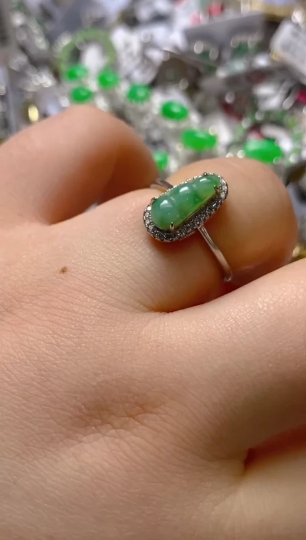 银S925镶嵌戒指翡翠百内无证书