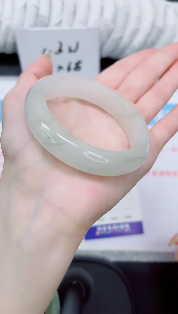 石英质玉手镯未镶嵌127