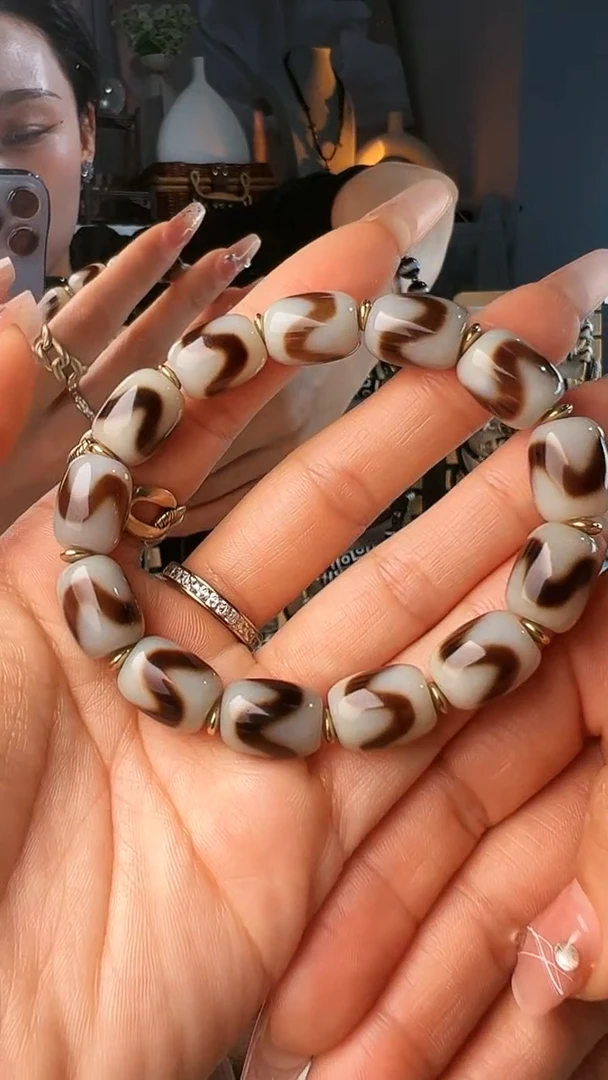 【闪购商品】玛瑙/玉髓颈饰未镶嵌虎牙