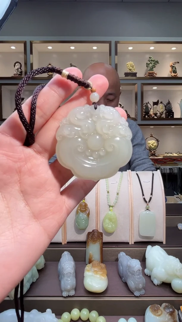 颈饰未镶嵌和田玉苏