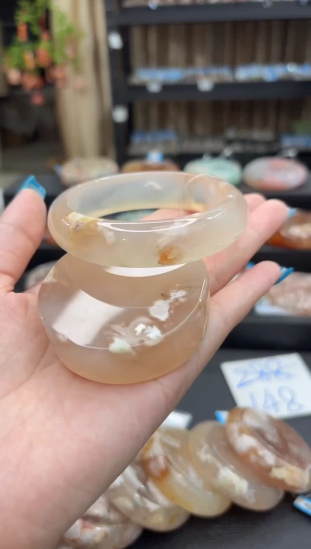 未镶嵌手镯石英质玉69(61圈赠送镯心)