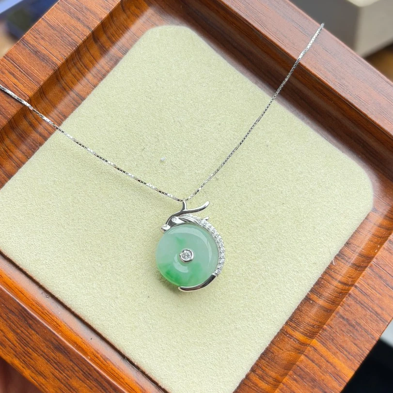 天然缅甸翡翠S925银镶嵌飘绿花平安扣