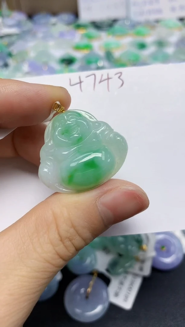 翡翠18K金镶嵌颈饰天然缅甸翡翠A货