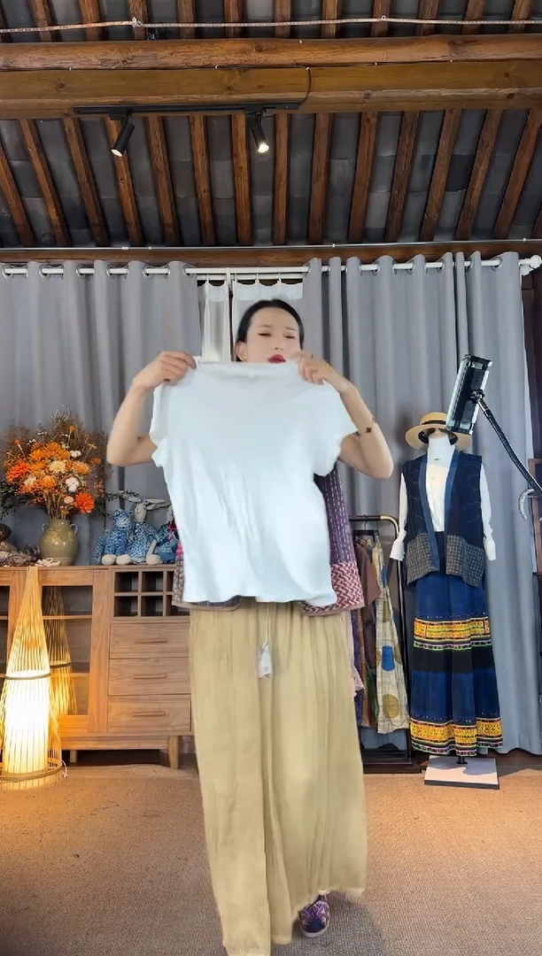 设计师款白色天丝羊毛短袖