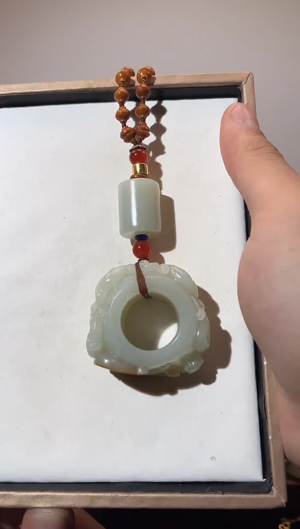 未镶嵌戒指和田玉和田玉板指