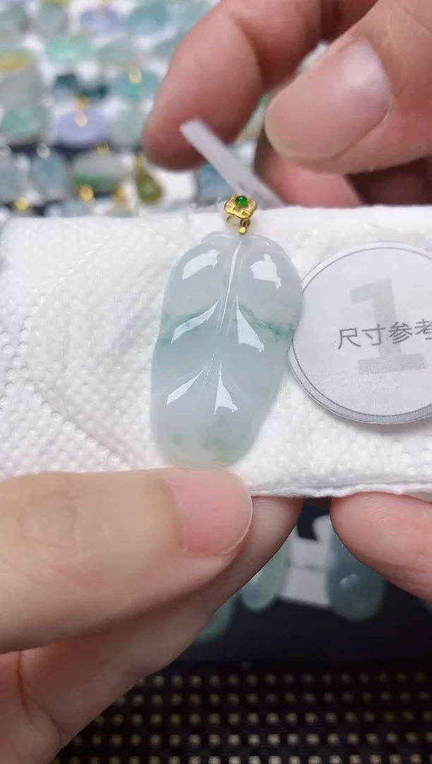 颈饰18K金镶嵌翡翠天然缅甸A货翡翠