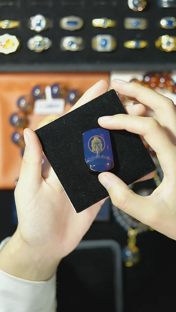 【闪购商品】琥珀裸石未镶嵌心中有佛