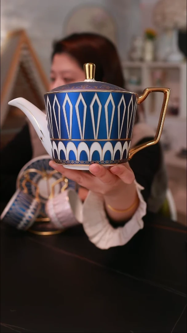 【闪购商品】``````光辉蓝矮壶<E95>