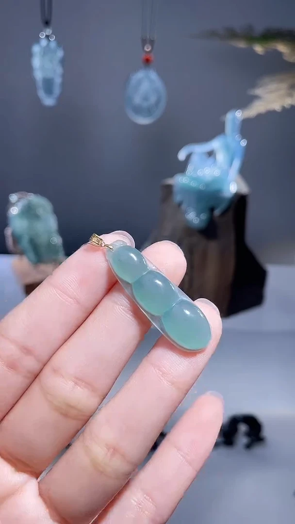 颈饰未镶嵌翡翠豆子