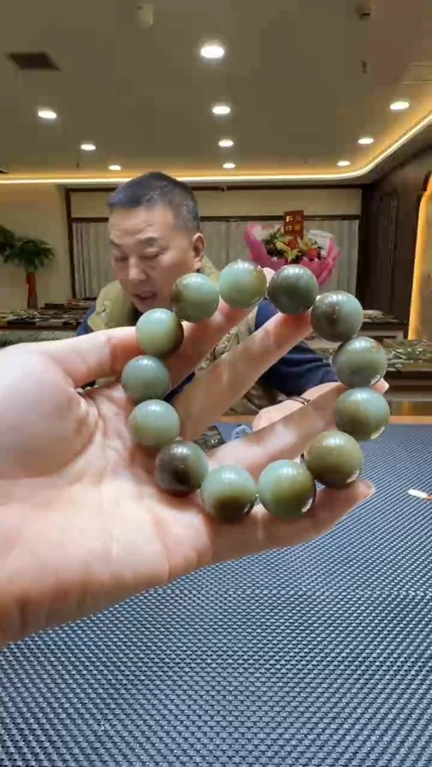 颈饰未镶嵌和田玉手串18