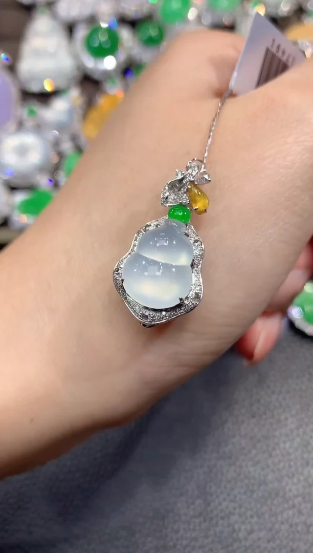 吊坠(不含链)18K金镶嵌翡翠C57