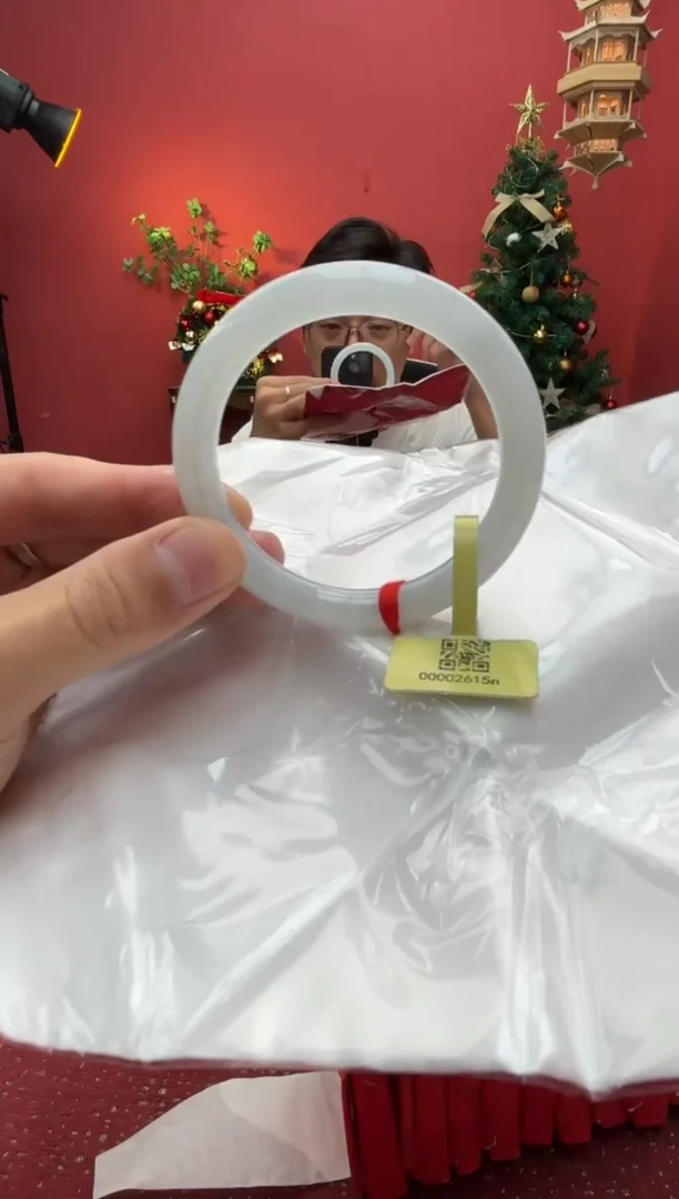 未镶嵌手镯（圆镯）翡翠翡翠手镯1