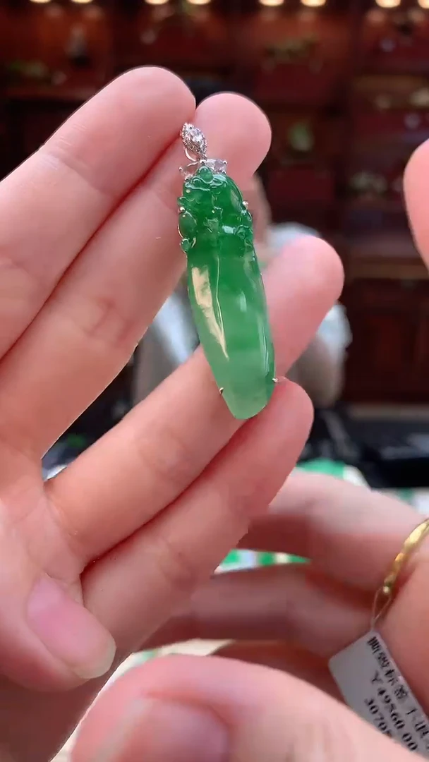 【闪购商品】翡翠颈饰18K金镶嵌赠礼盒证书 敏